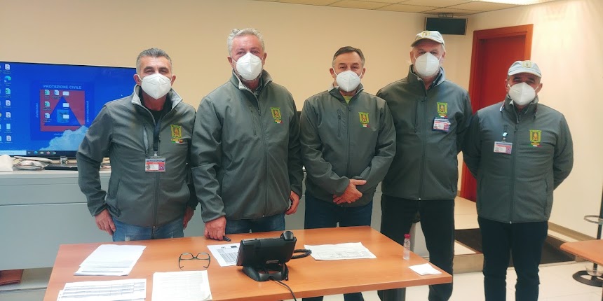 4 luglio 2021 – Palmanova – sala operativa della P.C.R. dedicata al COVID, rispondiamo al numero verde per informazioni alla popolazione – prime divise del gruppo.
